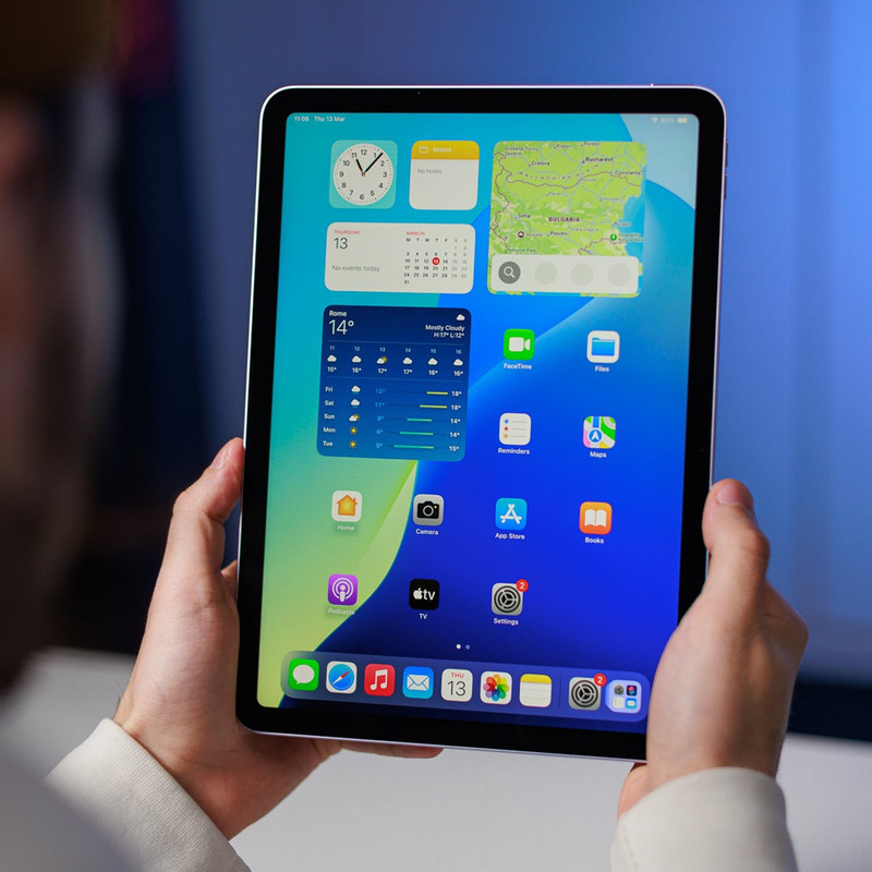 تبلت 13 اینچ اپل مدل iPad Air 2026 M4 Wi-Fi ظرفیت 1 ترابایت و رم 12 گیگابایت، رزولوشن دوربین اصلی 12 مگاپیکسل، پشتیبانی از قلم و کیبورد