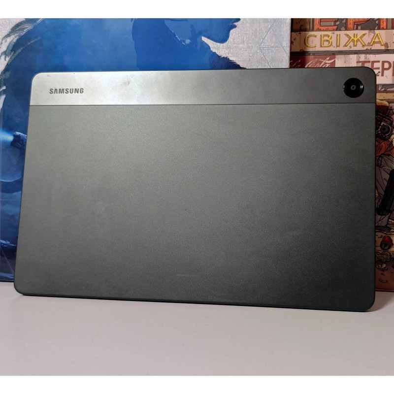 تبلت 11 اینچ سامسونگ مدل Galaxy Tab A9 Plus 5G ظرفیت 64 گیگابایت و رم 4 گیگابایت به همراه شارژر